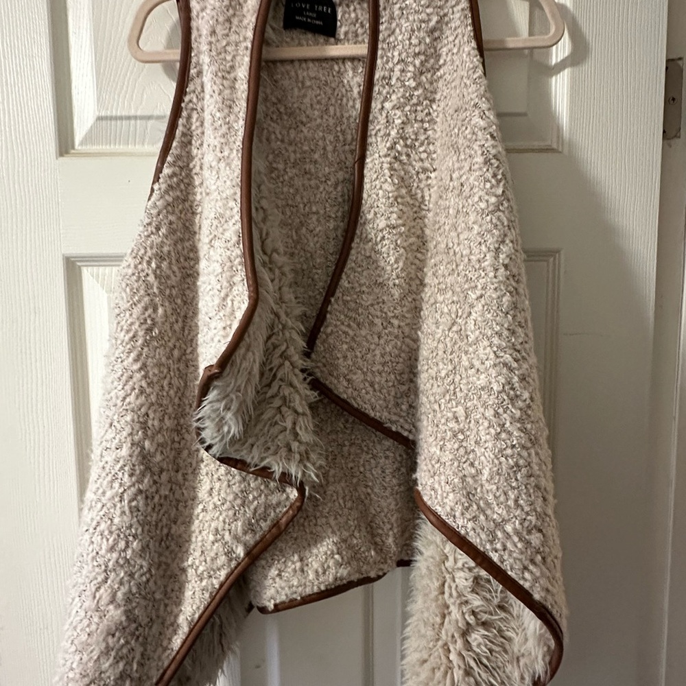 Love Tree Cozy‎ Cream Vest with Brown Trim
